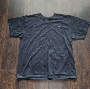 Vintage Y2K Nike Embroidered Swoosh T-shirt size XL has a nice fade